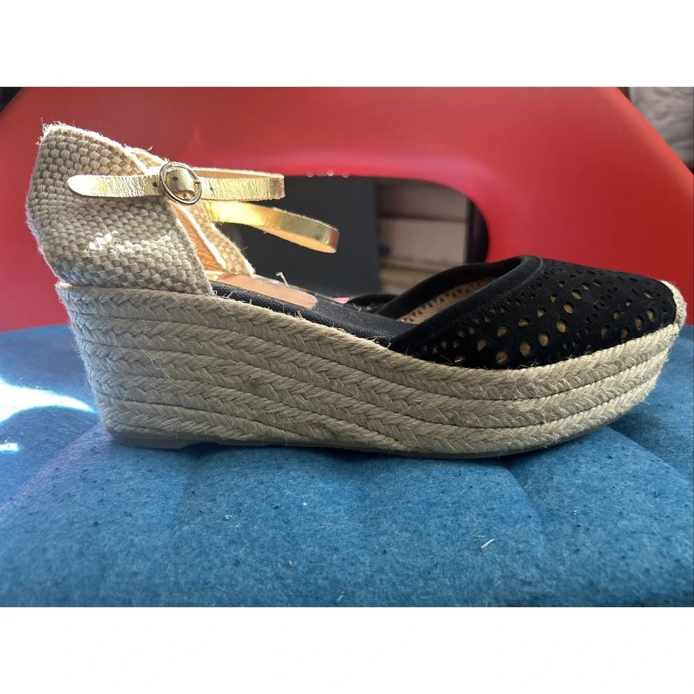 Kanna Wedge Espadrille Sandal Size 8 US Made in Spain Black And Gold